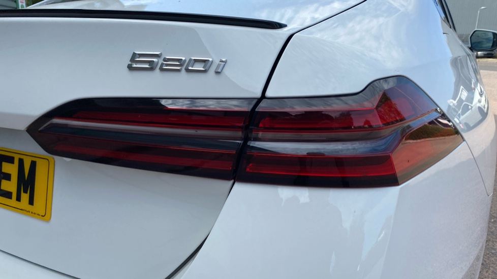 BMW 5 Series 520i M Sport Pro 4dr Auto [Tech Plus/Comfort Plus] Petrol Saloon - Image 22