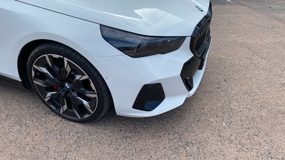 BMW 5 Series 520i M Sport Pro 4dr Auto [Tech Plus/Comfort Plus] Petrol Saloon - Image 28
