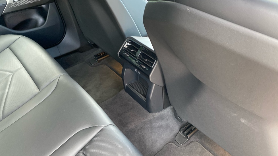 BMW 5 Series 520i M Sport Pro 4dr Auto [Tech Plus/Comfort Plus] Petrol Saloon - Image 36