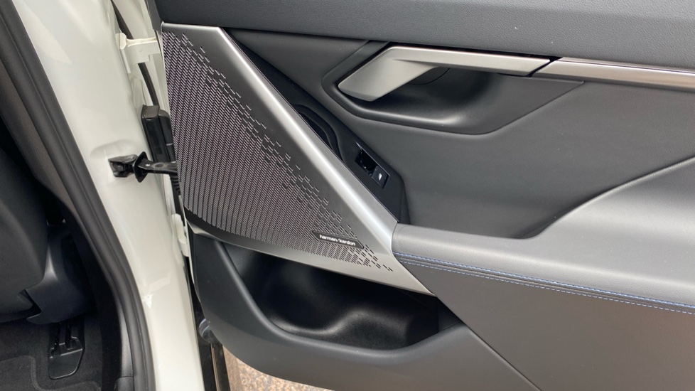 BMW 5 Series 520i M Sport Pro 4dr Auto [Tech Plus/Comfort Plus] Petrol Saloon - Image 38