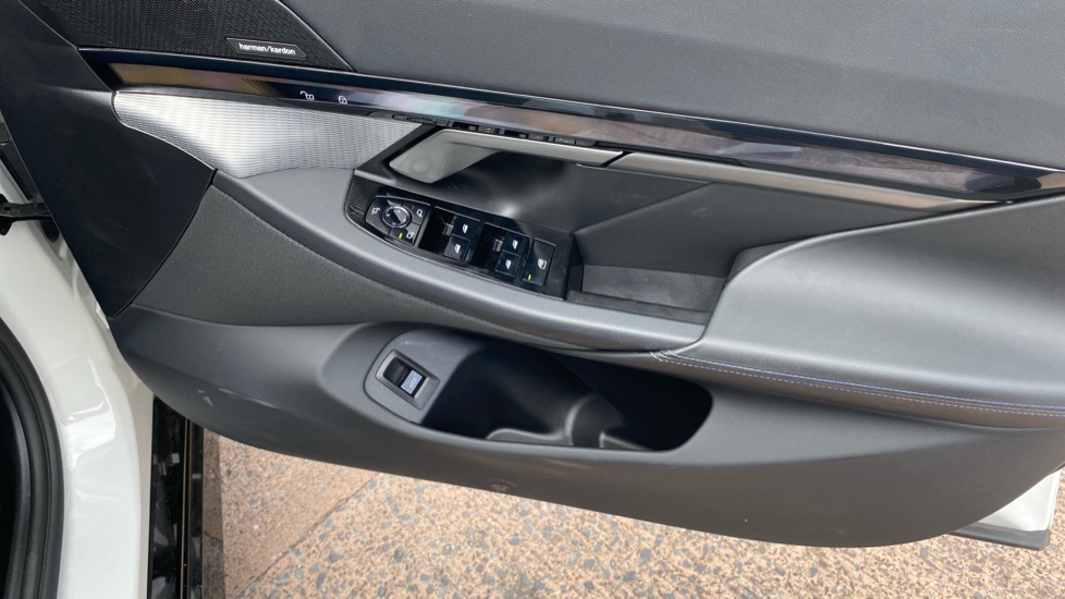 BMW 5 Series 520i M Sport Pro 4dr Auto [Tech Plus/Comfort Plus] Petrol Saloon - Image 40