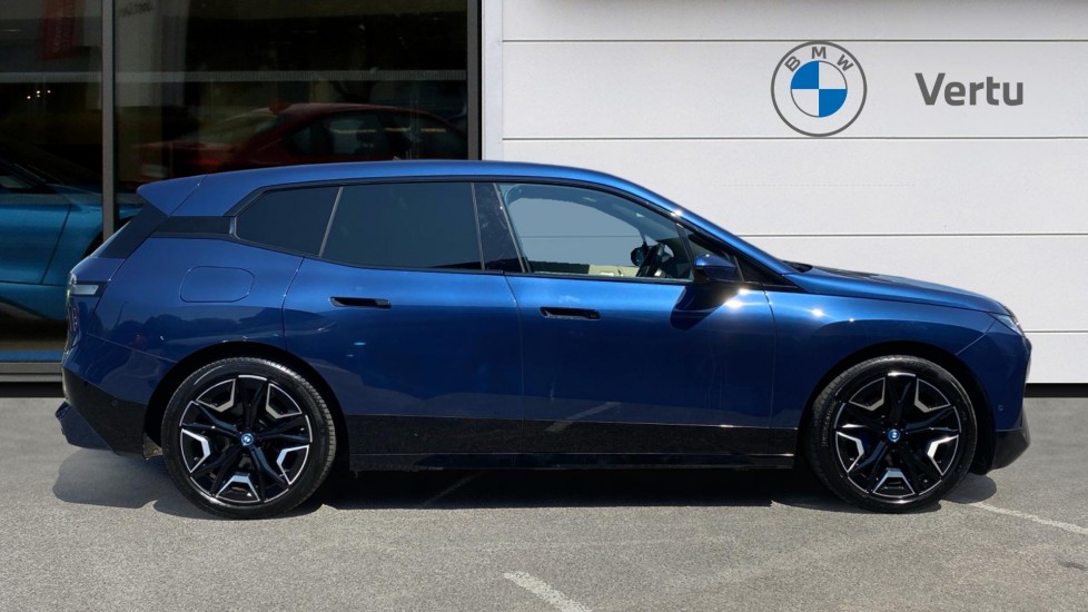 BMW iX 240kW xDrive40 M Sport 76.6kWh 5dr Auto Electric Estate - Image 3