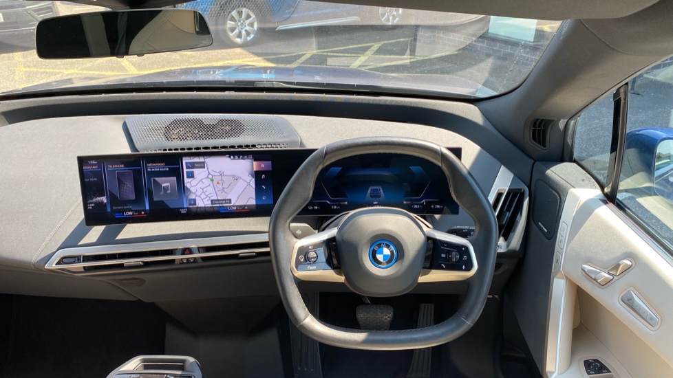 BMW iX 240kW xDrive40 M Sport 76.6kWh 5dr Auto Electric Estate - Image 5