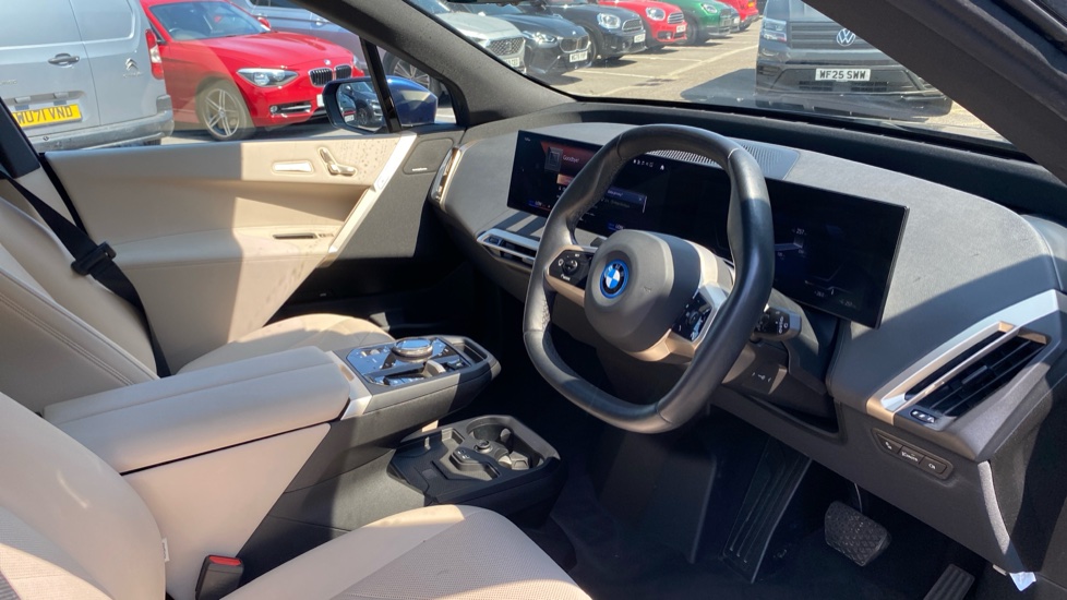 BMW iX 240kW xDrive40 M Sport 76.6kWh 5dr Auto Electric Estate - Image 6