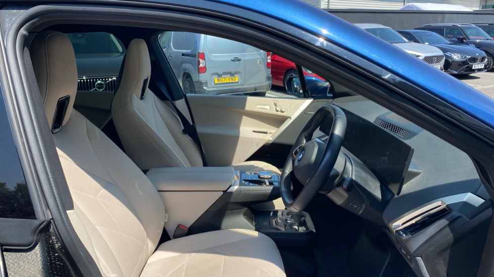 BMW iX 240kW xDrive40 M Sport 76.6kWh 5dr Auto Electric Estate - Image 11