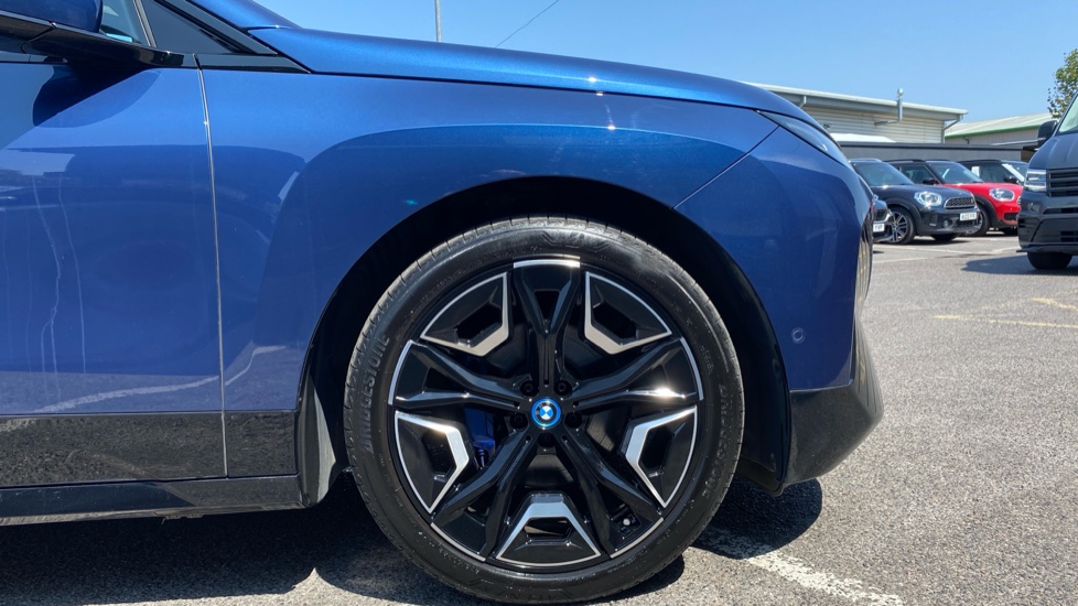 BMW iX 240kW xDrive40 M Sport 76.6kWh 5dr Auto Electric Estate - Image 14