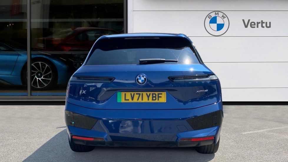 BMW iX 240kW xDrive40 M Sport 76.6kWh 5dr Auto Electric Estate - Image 15