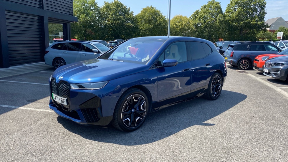 BMW iX 240kW xDrive40 M Sport 76.6kWh 5dr Auto Electric Estate - Image 25