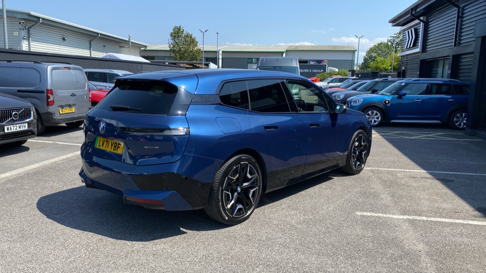 BMW iX 240kW xDrive40 M Sport 76.6kWh 5dr Auto Electric Estate - Image 27