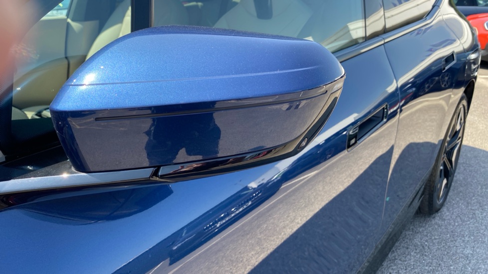 BMW iX 240kW xDrive40 M Sport 76.6kWh 5dr Auto Electric Estate - Image 31