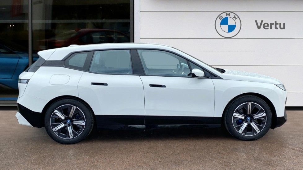 BMW iX 240kW xDrive40 M Sport 76.6kWh 5dr Auto Electric Estate - Image 3