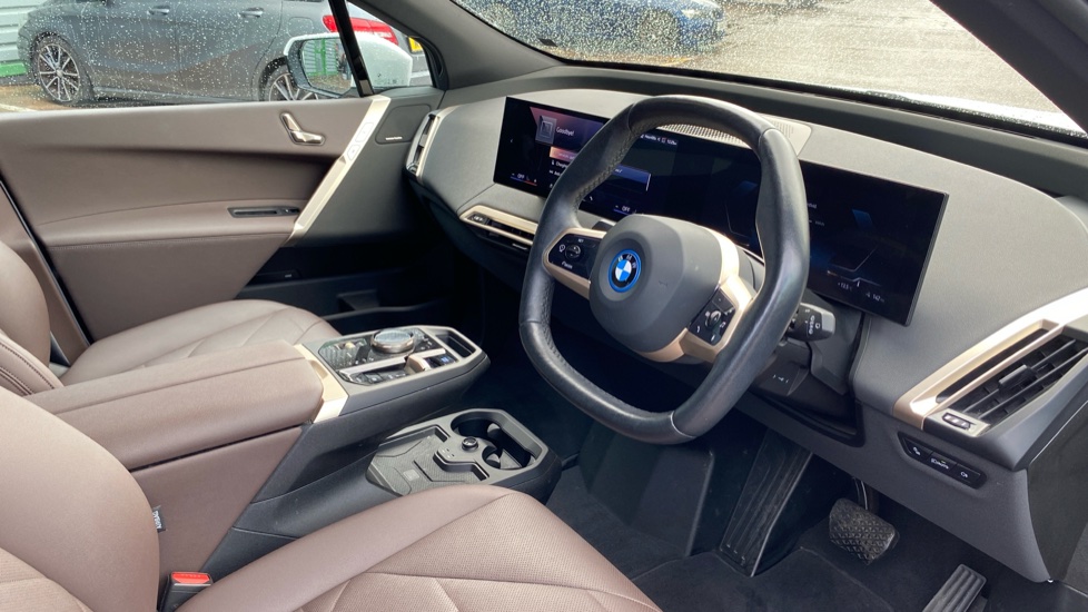 BMW iX 240kW xDrive40 M Sport 76.6kWh 5dr Auto Electric Estate - Image 6