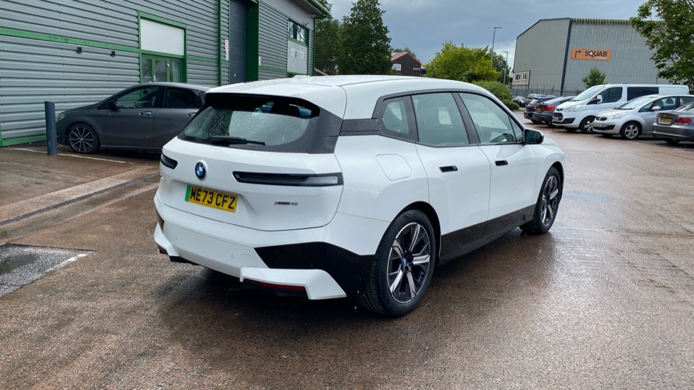 BMW iX 240kW xDrive40 M Sport 76.6kWh 5dr Auto Electric Estate - Image 27