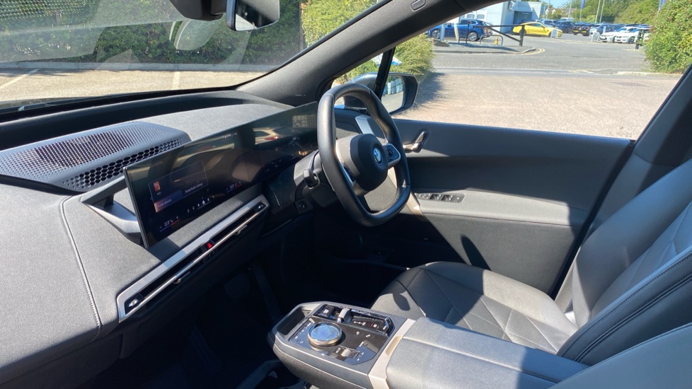 BMW iX 240kW xDrive40 M Sport 76.6kWh 5dr Auto Electric Estate - Image 7