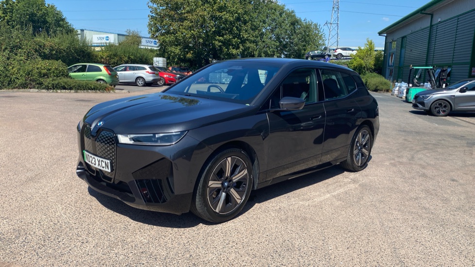 BMW iX 240kW xDrive40 M Sport 76.6kWh 5dr Auto Electric Estate - Image 25