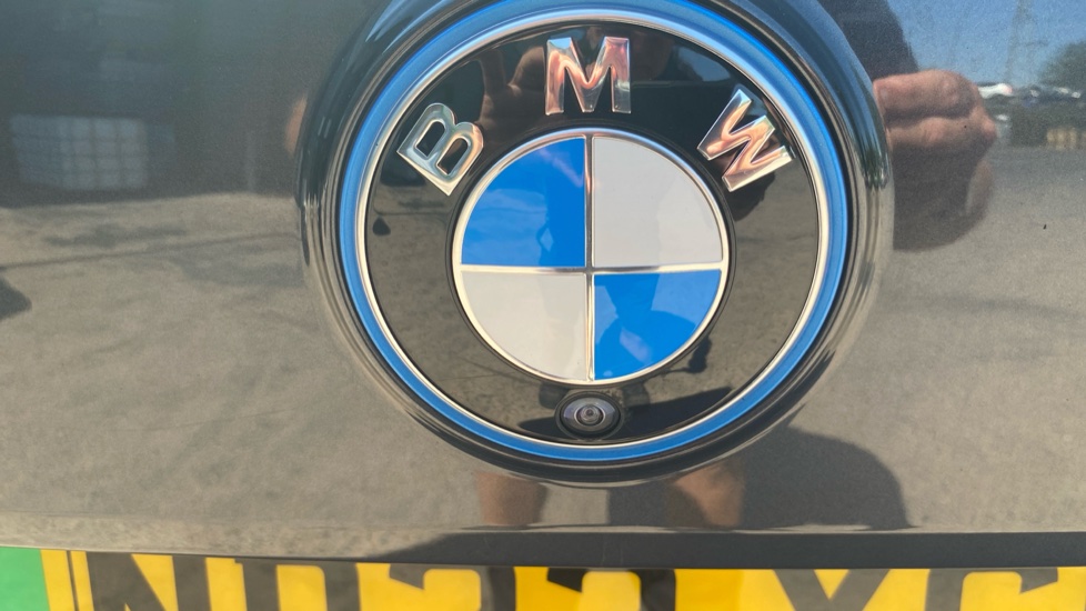 BMW iX 240kW xDrive40 M Sport 76.6kWh 5dr Auto Electric Estate - Image 39