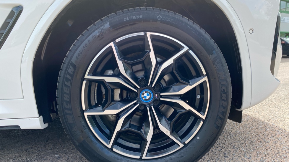 BMW X3 xDrive 30e M Sport 5dr Auto Estate - Image 14