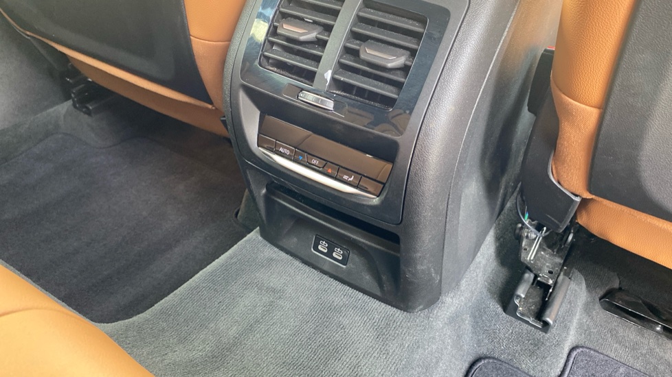 BMW X3 xDrive 30e M Sport 5dr Auto Estate - Image 35