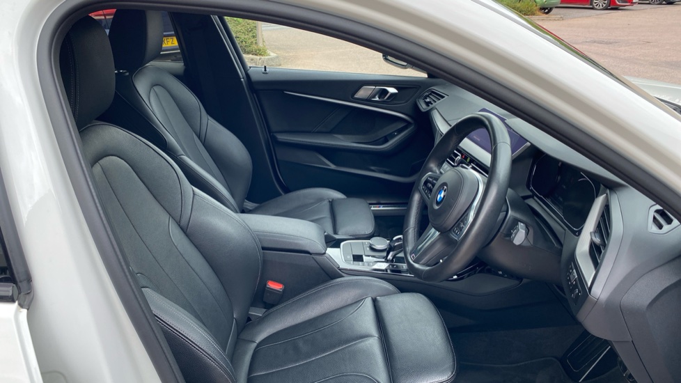 BMW 1 Series 118i M Sport 5dr Step Auto Petrol Hatchback - Image 11