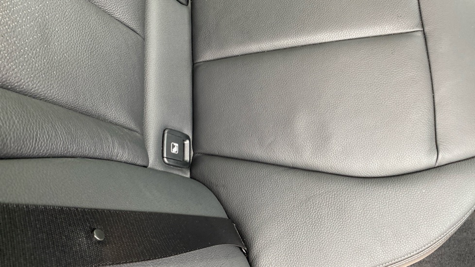 BMW 1 Series 118i M Sport 5dr Step Auto Petrol Hatchback - Image 32