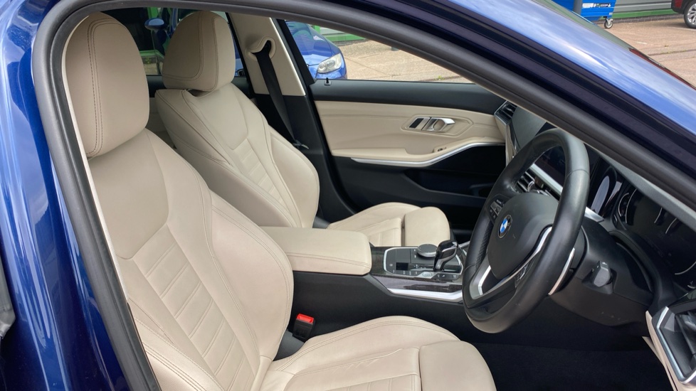 BMW 3 Series 320i Sport 4dr Step Auto Petrol Saloon - Image 11