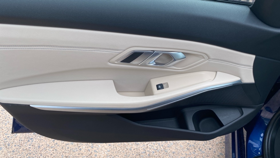 BMW 3 Series 320i Sport 4dr Step Auto Petrol Saloon - Image 30