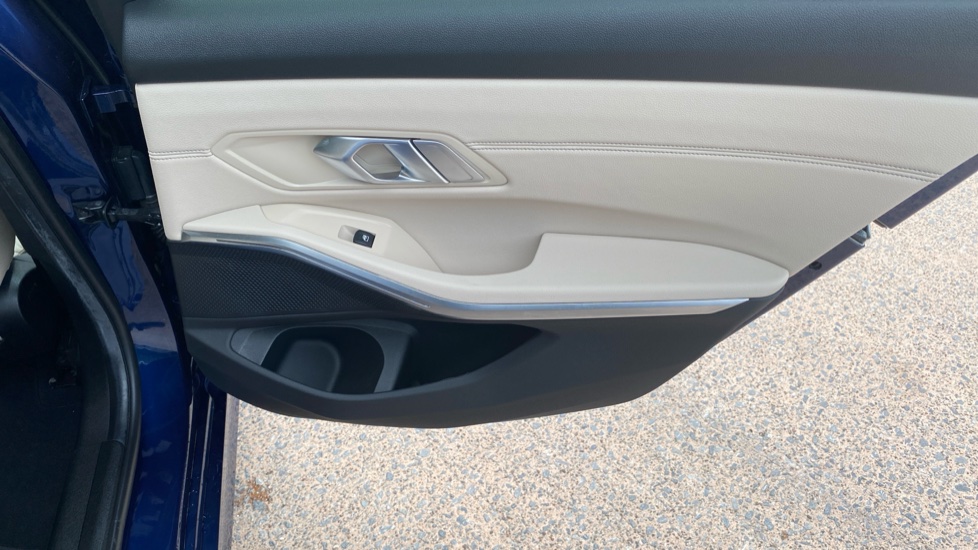BMW 3 Series 320i Sport 4dr Step Auto Petrol Saloon - Image 38