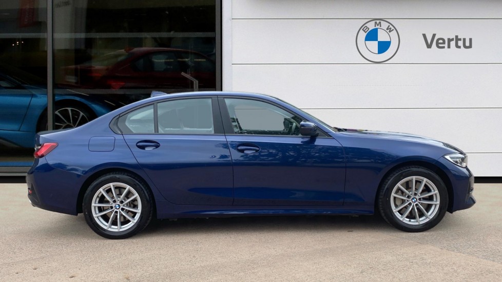 BMW 3 Series 330e SE Pro 4dr Auto Saloon - Image 3