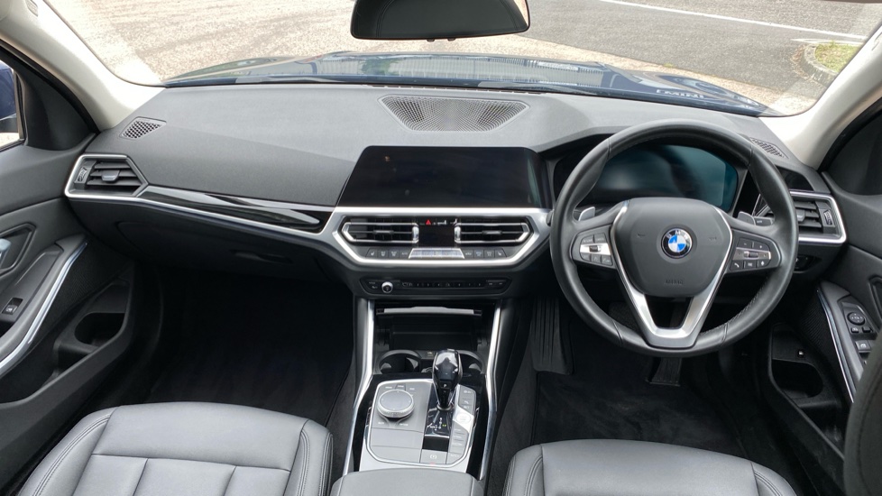 BMW 3 Series 330e SE Pro 4dr Auto Saloon - Image 4