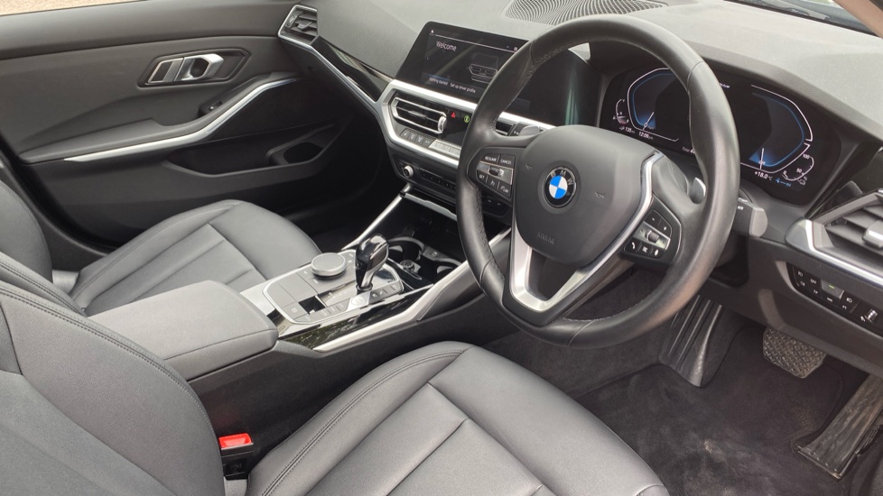 BMW 3 Series 330e SE Pro 4dr Auto Saloon - Image 6