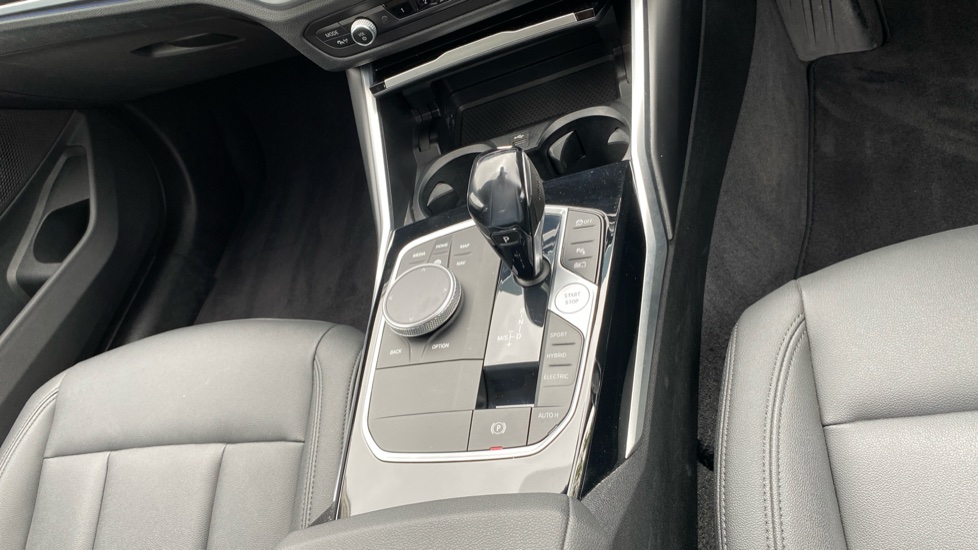 BMW 3 Series 330e SE Pro 4dr Auto Saloon - Image 10