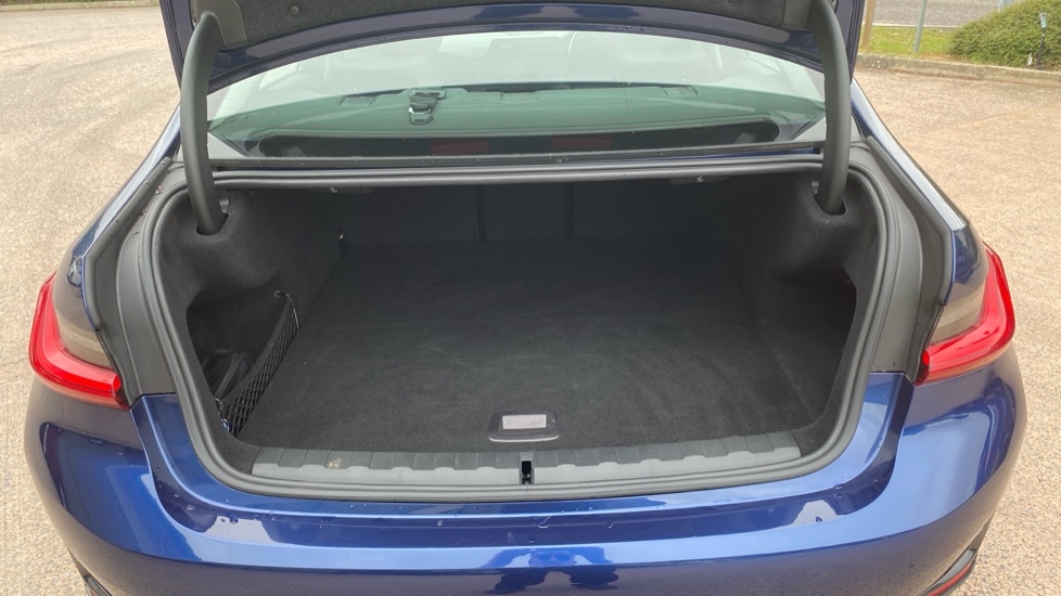 BMW 3 Series 330e SE Pro 4dr Auto Saloon - Image 13