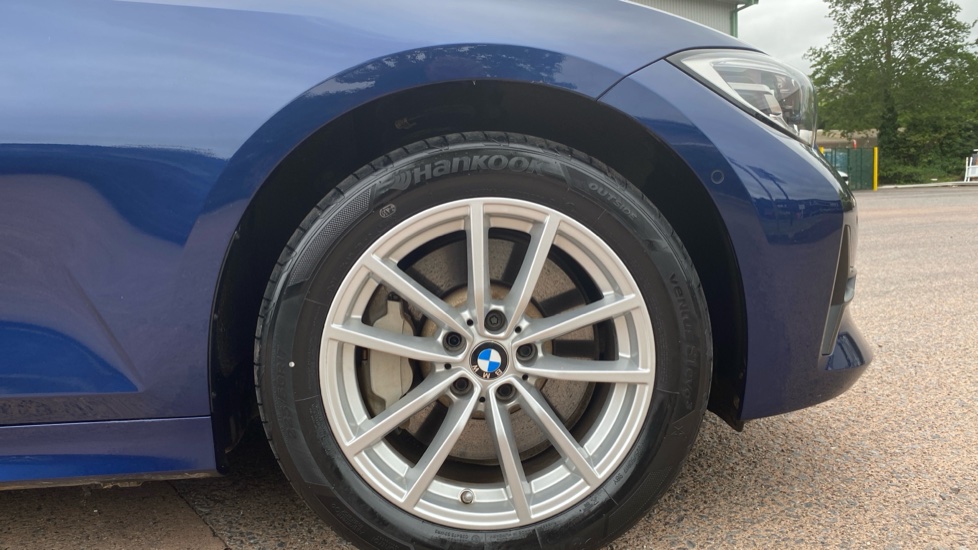 BMW 3 Series 330e SE Pro 4dr Auto Saloon - Image 14