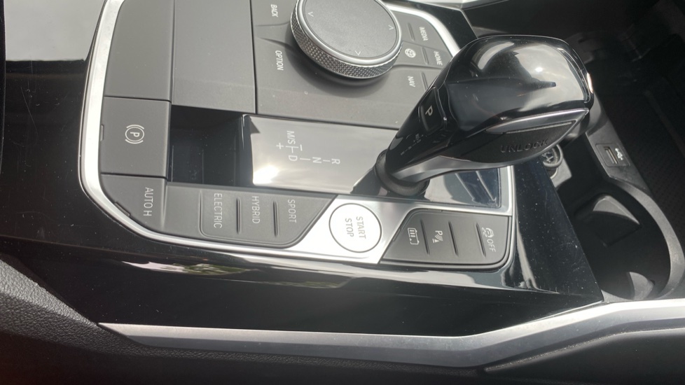 BMW 3 Series 330e SE Pro 4dr Auto Saloon - Image 19