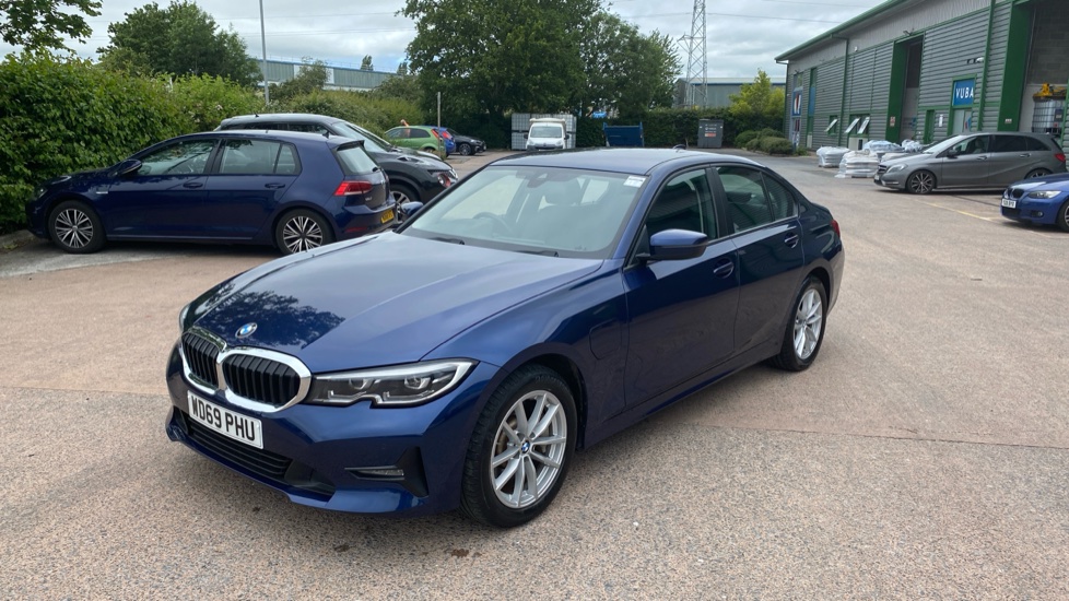 BMW 3 Series 330e SE Pro 4dr Auto Saloon - Image 25