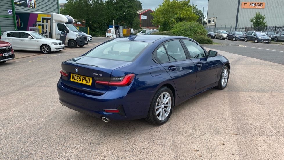 BMW 3 Series 330e SE Pro 4dr Auto Saloon - Image 27