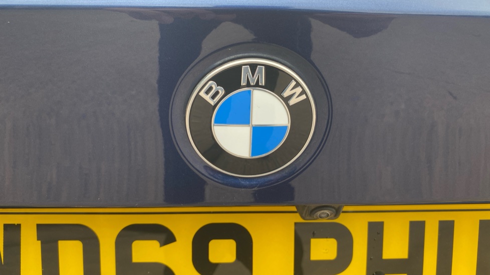 BMW 3 Series 330e SE Pro 4dr Auto Saloon - Image 31