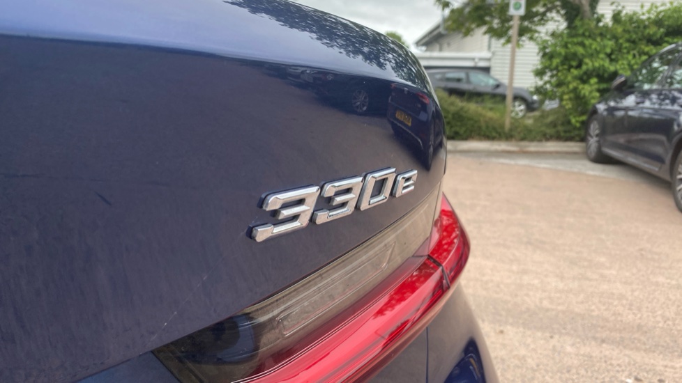 BMW 3 Series 330e SE Pro 4dr Auto Saloon - Image 33