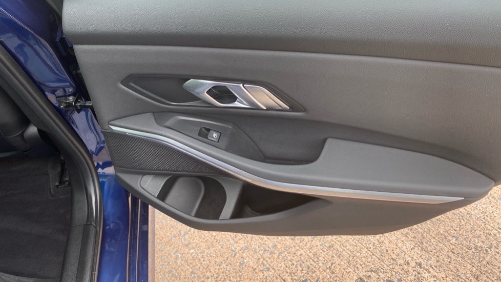 BMW 3 Series 330e SE Pro 4dr Auto Saloon - Image 37