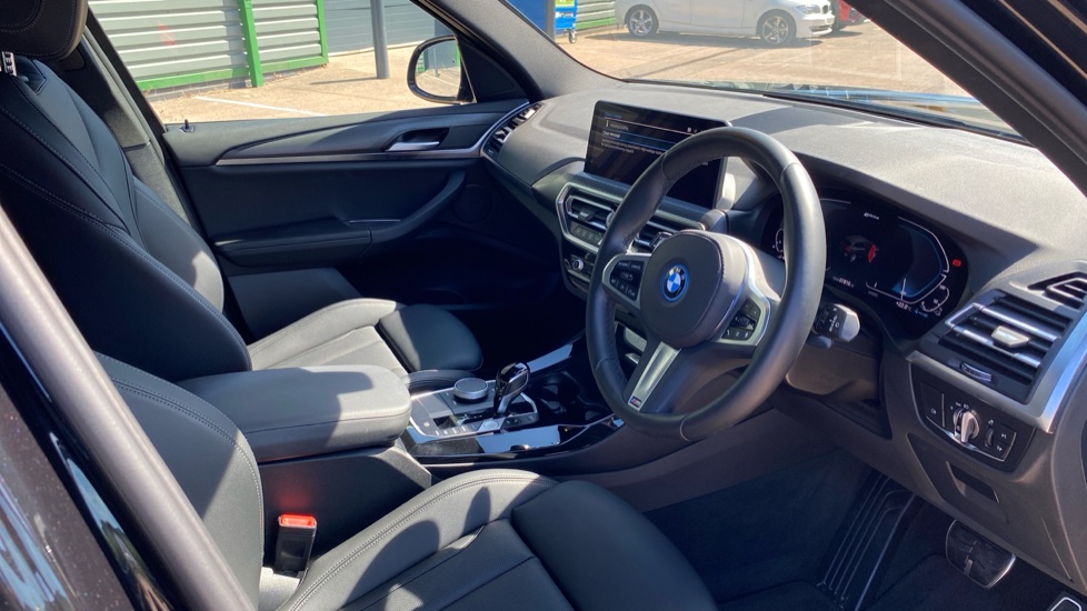 BMW X3 xDrive 30e M Sport 5dr Auto Estate - Image 6