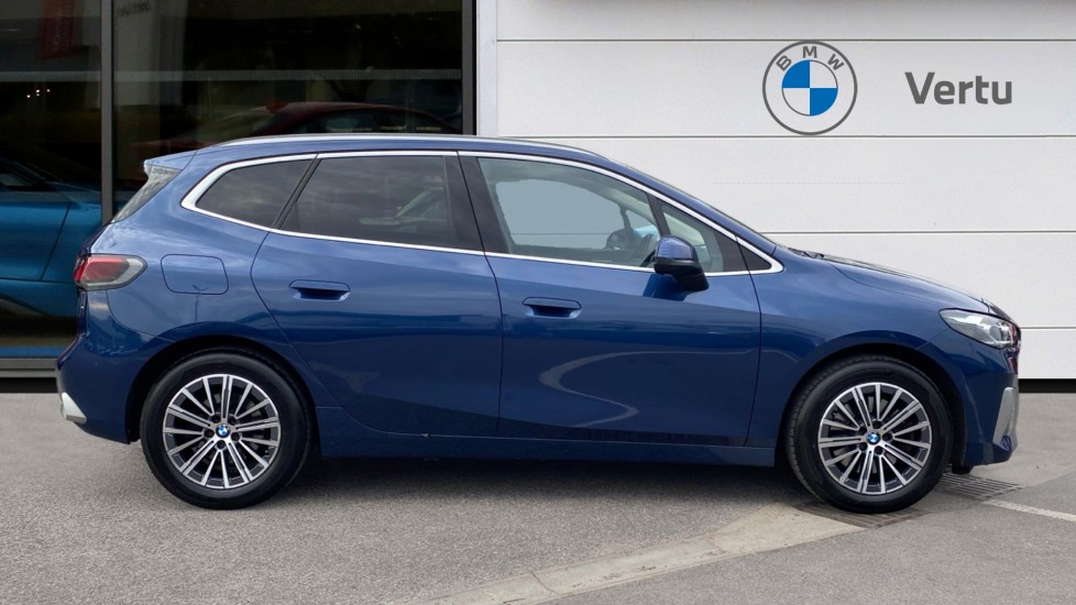 BMW 2 Series 223i MHT Luxury 5dr DCT Petrol Hatchback - Image 3
