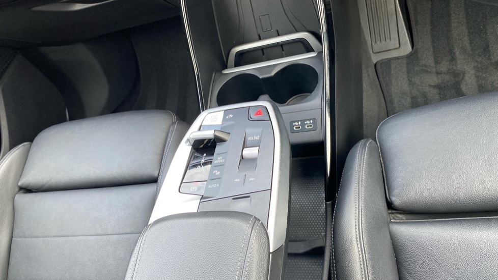 BMW 2 Series 223i MHT Luxury 5dr DCT Petrol Hatchback - Image 10