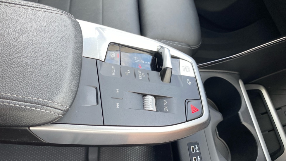 BMW 2 Series 223i MHT Luxury 5dr DCT Petrol Hatchback - Image 19