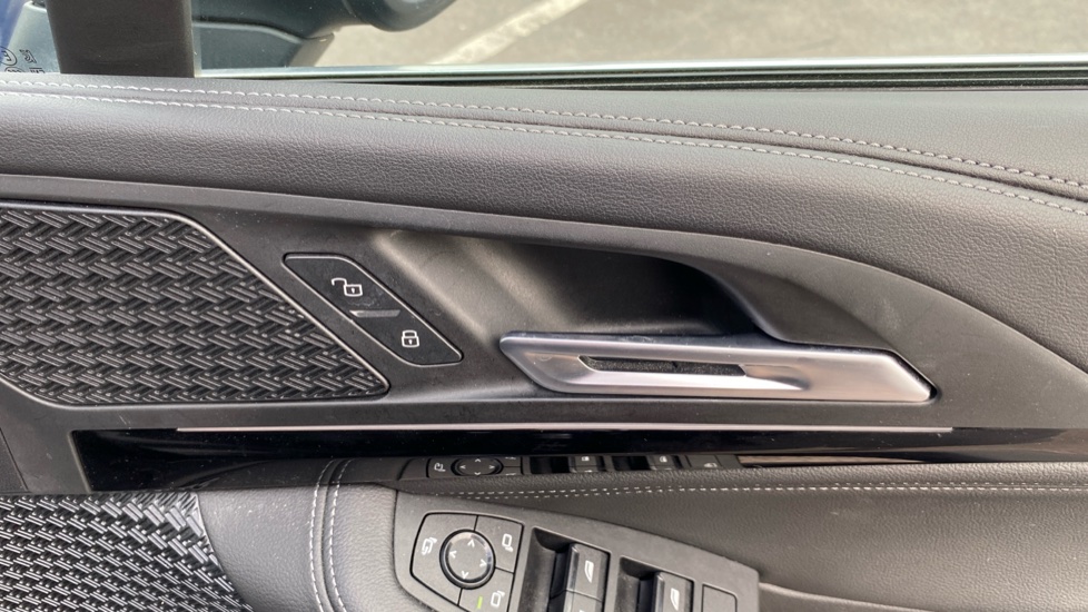 BMW 2 Series 223i MHT Luxury 5dr DCT Petrol Hatchback - Image 39