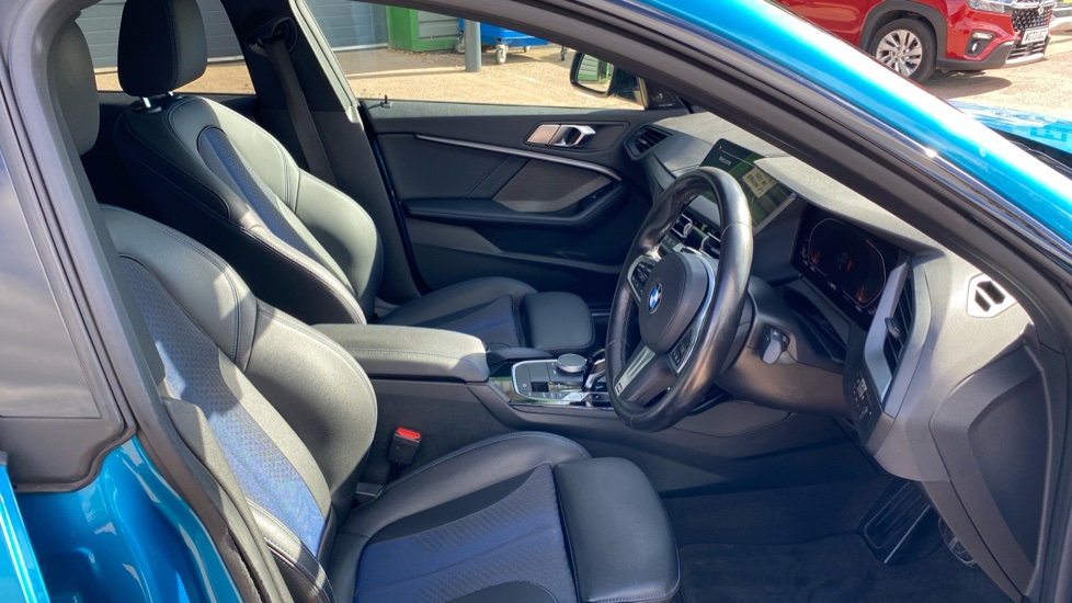 BMW 2 Series 218i [136] M Sport 4dr DCT Petrol Saloon - Image 11