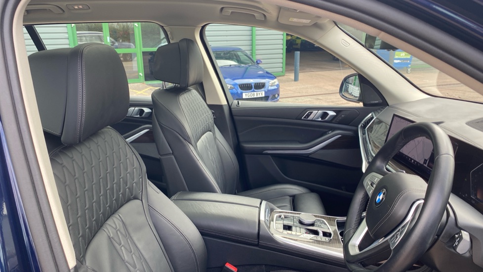 BMW X7 xDrive40i MHT Excellence 5dr Step Auto Petrol Estate - Image 11
