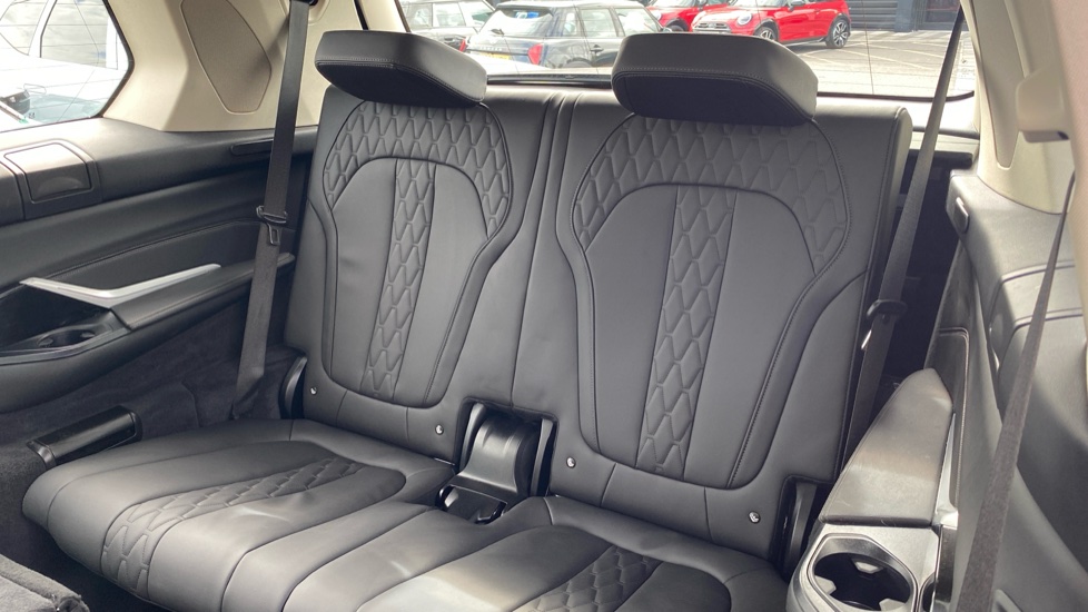 BMW X7 xDrive40i MHT Excellence 5dr Step Auto Petrol Estate - Image 12