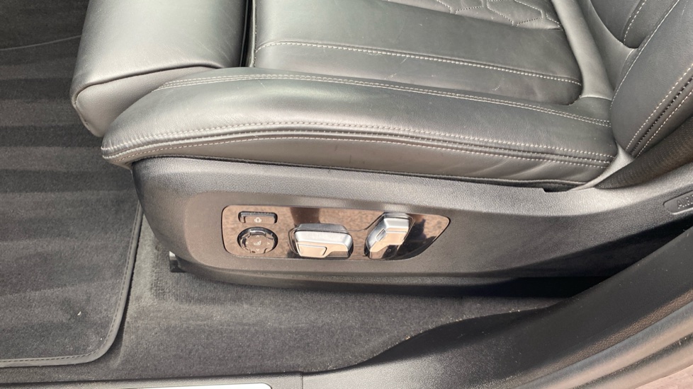 BMW X7 xDrive40i MHT Excellence 5dr Step Auto Petrol Estate - Image 35