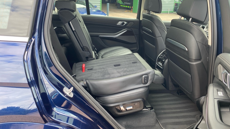 BMW X7 xDrive40i MHT Excellence 5dr Step Auto Petrol Estate - Image 43