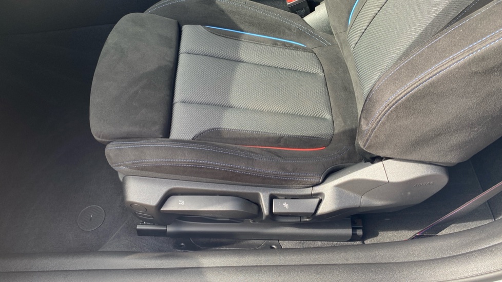 BMW 4 Series 420i M Sport 2dr Step Auto Petrol Coupe - Image 32